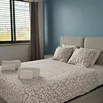 Riverside Luxe 1br Retreat In Expo Apartmán *
